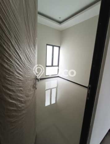 Rumah Strategis Modern Lb 140m2 di Sukolilo, Surabaya Rumah Strategis Modern Lb 140m2 di Sukolilo, Surabaya