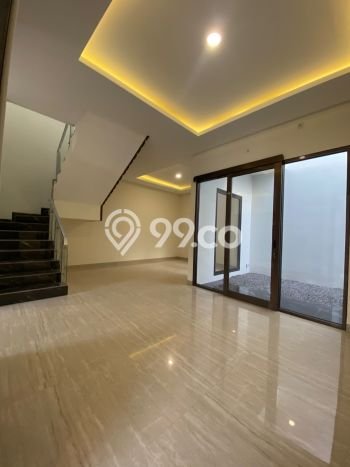 Rumah Elit Modern Tanpa Renovasi di Citraland Surabaya Rumah Elit Modern Tanpa Renovasi di Citraland Surabaya