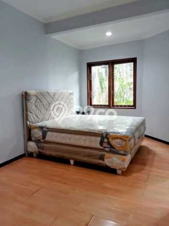HUNIAN PILIHAN! Rumah area Rungkut, LT 300m2m² LB 230m2m² HUNIAN PILIHAN! Rumah area Rungkut, LT 300m2m² LB 230m2m²