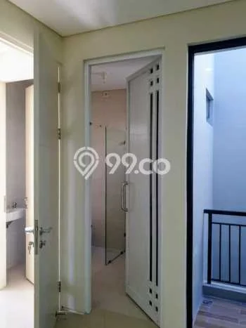 Rumah kawasan Pakal, Surabaya, Luas 160m2m² Bangunan 320m2m² Rumah kawasan Pakal, Surabaya, Luas 160m2m² Bangunan 320m2m²