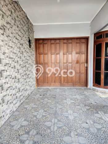 HOT LISTING! Rumah Siap Huni area , LT 375m2m² LB 400m2m² HOT LISTING! Rumah Siap Huni area , LT 375m2m² LB 400m2m²