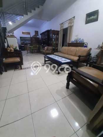 Dijual Hunian Mewah dengan Fasilitas Sekitar Komplit di Dukuh Pakis, Surabaya Dijual Hunian Mewah dengan Fasilitas Sekitar Komplit di Dukuh Pakis, Surabaya