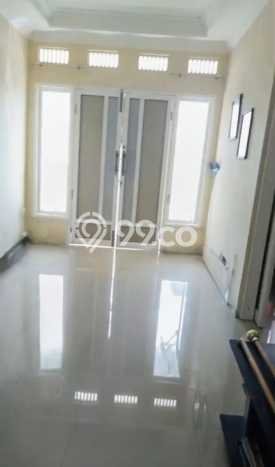 Rumah LT 72m2m² Dekat Tempat Strategis di Sambikerep, Surabaya Rumah LT 72m2m² Dekat Tempat Strategis di Sambikerep, Surabaya