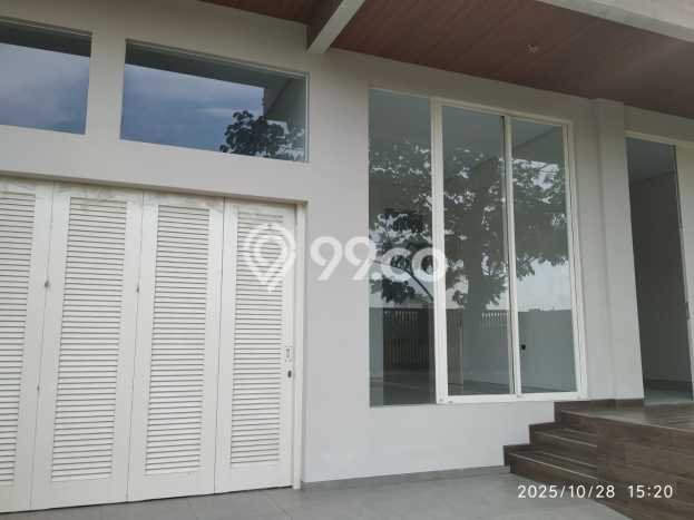 BEST OFFER! Rumah Siap Huni di Lakarsantri, LT 320m2m² Bangunan 383m2m² BEST OFFER! Rumah Siap Huni di Lakarsantri, LT 320m2m² Bangunan 383m2m²