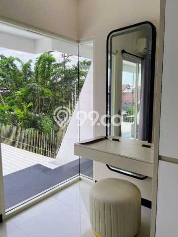 Rumah Sewa Surabaya LT 184m2 LB 250m2 Area Sukomanunggal Rumah Sewa Surabaya LT 184m2 LB 250m2 Area Sukomanunggal