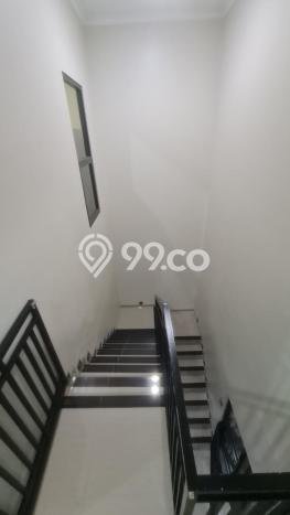 Rumah Strategis Modern Lb 100m2 di Cakung, Jakarta Timur Rumah Strategis Modern Lb 100m2 di Cakung, Jakarta Timur