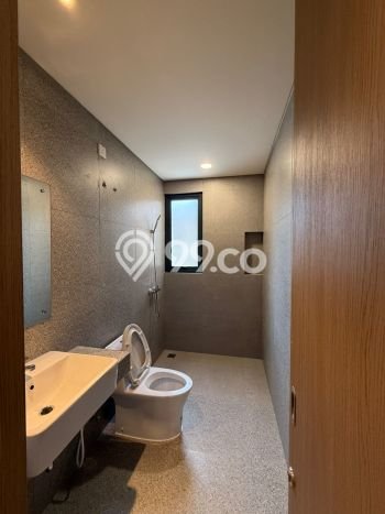 Disewakan! Rumah 3 Kamar Tidur &
3 Kamar Mandi di BSD City, Tangerang Disewakan! Rumah 3 Kamar Tidur &
3 Kamar Mandi di BSD City, Tangerang