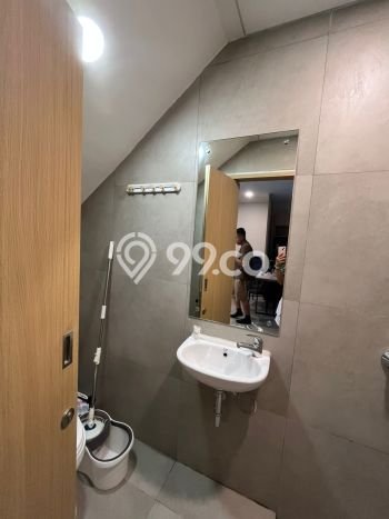 Disewakan! Rumah 3 Kamar Tidur &
3 Kamar Mandi di BSD City, Tangerang Disewakan! Rumah 3 Kamar Tidur &
3 Kamar Mandi di BSD City, Tangerang