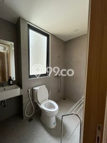 Disewakan! Rumah 3 Kamar Tidur &
3 Kamar Mandi di BSD City, Tangerang Disewakan! Rumah 3 Kamar Tidur &
3 Kamar Mandi di BSD City, Tangerang