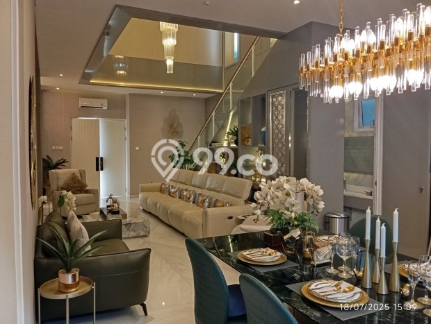 Jual Rumah Luas Megah Dengan View Eksklusif di Gading Serpong, Tangerang Jual Rumah Luas Megah Dengan View Eksklusif di Gading Serpong, Tangerang