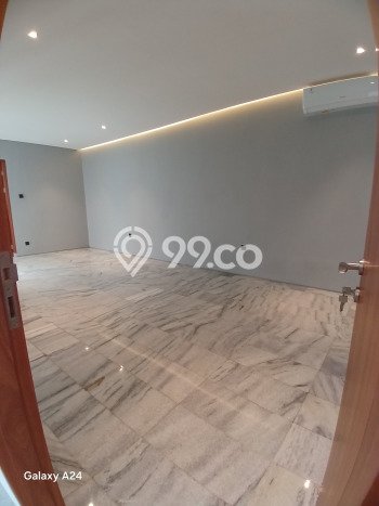 Dijual Rumah Luas Megah Dengan View Eksklusif di Joglo, Jakarta Barat Dijual Rumah Luas Megah Dengan View Eksklusif di Joglo, Jakarta Barat