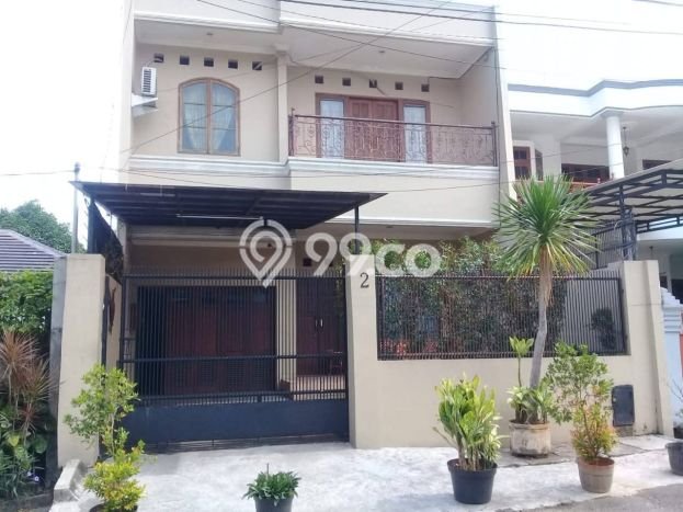 Hunian Mewah Dijual LT 226m2 di Kebon Jeruk, Jakarta Barat Hunian Mewah Dijual LT 226m2 di Kebon Jeruk, Jakarta Barat