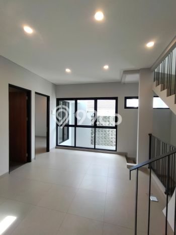 Hunian Elit LB 260m2 Siap Huni Desain Elegan di BSD City, Tangerang Hunian Elit LB 260m2 Siap Huni Desain Elegan di BSD City, Tangerang
