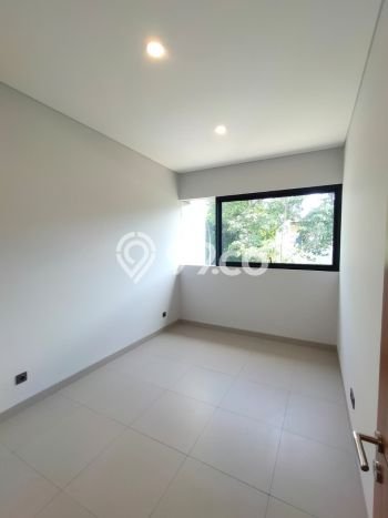 Hunian Elit LB 260m2 Siap Huni Desain Elegan di BSD City, Tangerang Hunian Elit LB 260m2 Siap Huni Desain Elegan di BSD City, Tangerang