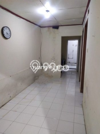 Rumah Luas Asri 3 KT Siap Huni di Gandaria Jakarta Selatan Rumah Luas Asri 3 KT Siap Huni di Gandaria Jakarta Selatan