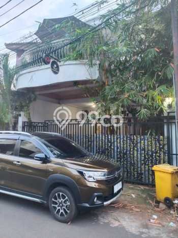 Rumah Mewah LB 170m2 Siap Huni Desain Elegan di Kalibata, Jakarta Selatan Rumah Mewah LB 170m2 Siap Huni Desain Elegan di Kalibata, Jakarta Selatan