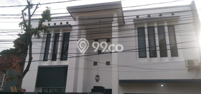 Disewakan! Rumah 5 Kamar Tidur &
4 Kamar Mandi di Pondok Labu, Jakarta Selatan Disewakan! Rumah 5 Kamar Tidur &
4 Kamar Mandi di Pondok Labu, Jakarta Selatan