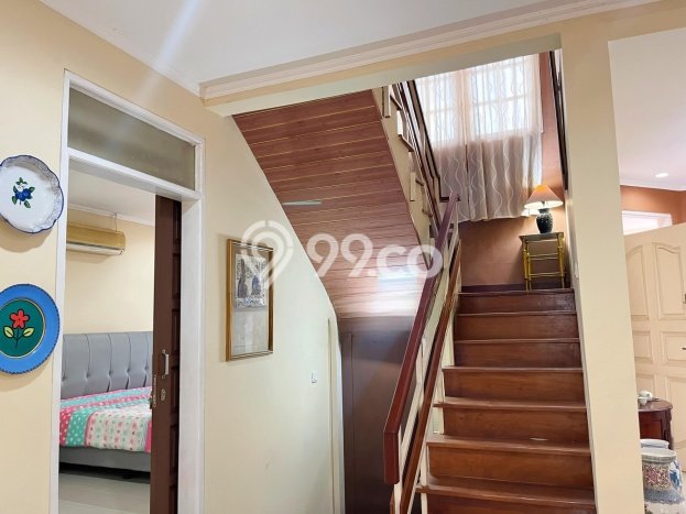 Rumah sewa siap huni 5 KT di Bintaro, Jakarta Selatan Rumah sewa siap huni 5 KT di Bintaro, Jakarta Selatan