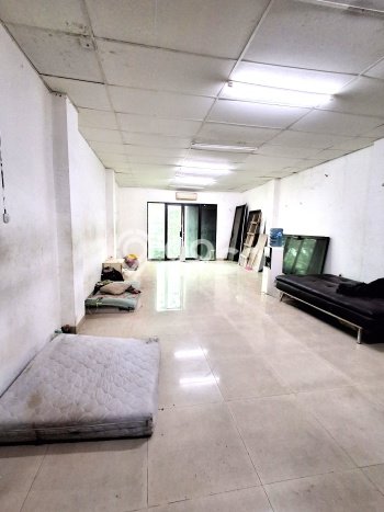 LOKASI STRATEGIS! Ruko Kawasan , Luas 120m2m², Area Berkembang LOKASI STRATEGIS! Ruko Kawasan , Luas 120m2m², Area Berkembang