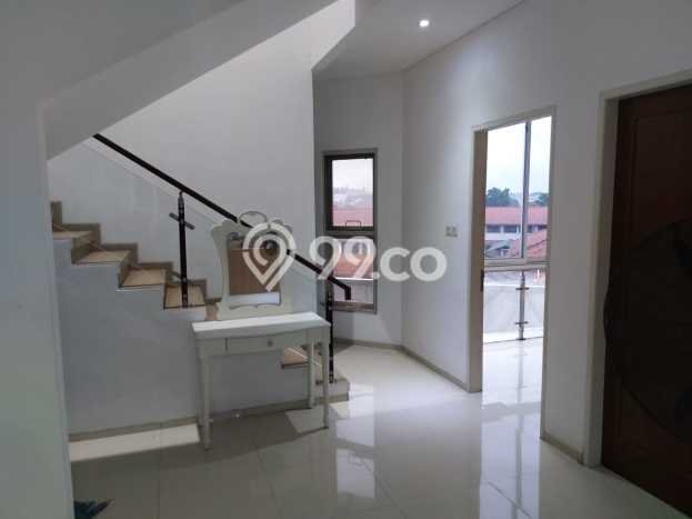 Hunian Mewah Siap Huni LT 229m2 di Lebak Bulus, Jakarta Selatan Hunian Mewah Siap Huni LT 229m2 di Lebak Bulus, Jakarta Selatan