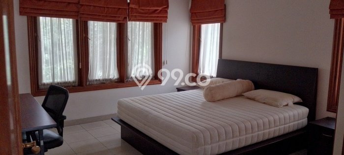 Hunian Strategis Disewakan 4 Kamar di Cilandak Boleh Nego Hunian Strategis Disewakan 4 Kamar di Cilandak Boleh Nego