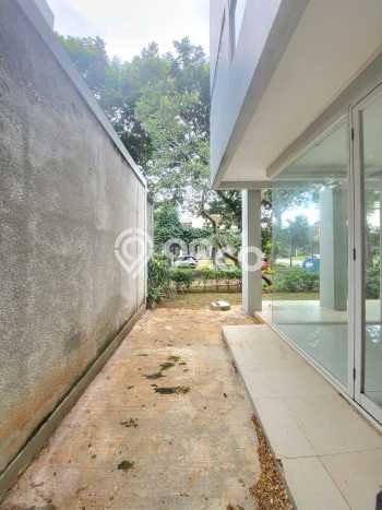 Ready to Use! Premium House LT 185m2 Desain Elegan di Bintaro Ready to Use! Premium House LT 185m2 Desain Elegan di Bintaro