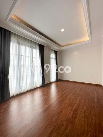 Hunian Elit LB 355m2 Siap Pakai Desain Elegan di Bintaro, Tangerang Selatan Hunian Elit LB 355m2 Siap Pakai Desain Elegan di Bintaro, Tangerang Selatan