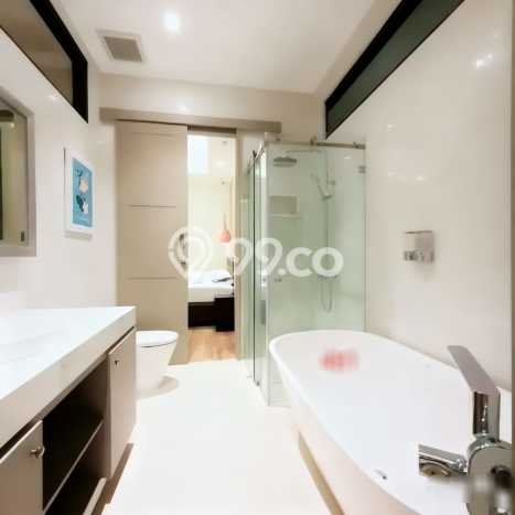 Ready to Use! Premium House LT 256m2 Desain Elegan di Pejaten Ready to Use! Premium House LT 256m2 Desain Elegan di Pejaten