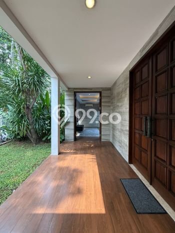 Ready to Use! Luxury House LT 425m2 Desain Elegan di Kemang Ready to Use! Luxury House LT 425m2 Desain Elegan di Kemang
