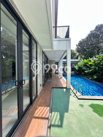 Ready to Use! Luxury House LT 425m2 Desain Elegan di Kemang Ready to Use! Luxury House LT 425m2 Desain Elegan di Kemang