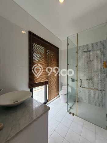 Ready to Use! Luxury House LT 425m2 Desain Elegan di Kemang Ready to Use! Luxury House LT 425m2 Desain Elegan di Kemang