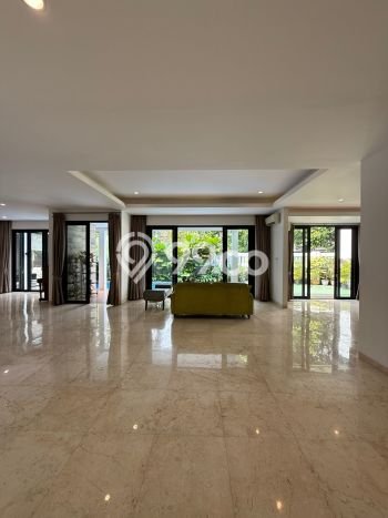 Ready to Use! Luxury House LT 425m2 Desain Elegan di Kemang Ready to Use! Luxury House LT 425m2 Desain Elegan di Kemang