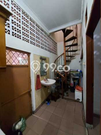 Dijual Rumah Luas Elegan Dengan View Eksklusif di Bukit Duri, Jakarta Selatan Dijual Rumah Luas Elegan Dengan View Eksklusif di Bukit Duri, Jakarta Selatan