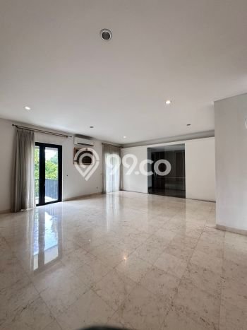Ready to Use! Luxury House LT 425m2 Desain Elegan di Kemang Ready to Use! Luxury House LT 425m2 Desain Elegan di Kemang