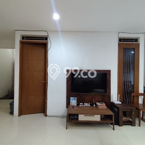 For Sale Hunian Rumah Terawat 4 KT di Bintaro, Tangerang Selatan For Sale Hunian Rumah Terawat 4 KT di Bintaro, Tangerang Selatan
