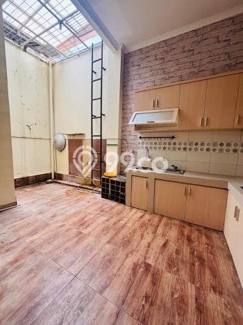 Rumah Minimalis 3 KT di Bintaro Tangerang Selatan Semi Furnished Rumah Minimalis 3 KT di Bintaro Tangerang Selatan Semi Furnished
