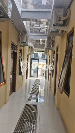 Unit Kost Dijual di Jebres dengan 70 Kamar Tidur & Luas Bangunan 1300m2 Unit Kost Dijual di Jebres dengan 70 Kamar Tidur & Luas Bangunan 1300m2