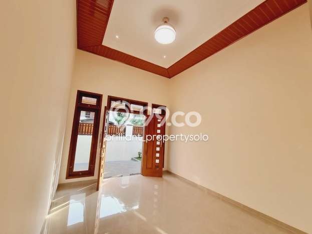 Rumah Berkualitas LT 261m2m² / LB 240m2m² di Lokasi Strategis Banjarsari, Surakarta Rumah Berkualitas LT 261m2m² / LB 240m2m² di Lokasi Strategis Banjarsari, Surakarta