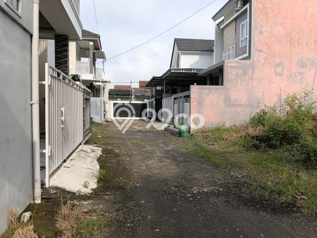 Jarang Ada! Tanah di Colomadu Punya Luas 100m2 SHM Jarang Ada! Tanah di Colomadu Punya Luas 100m2 SHM