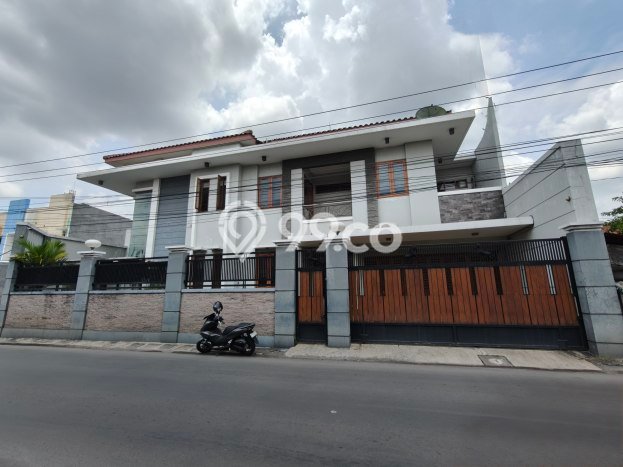 KESEMPATAN TERBAIK! Rumah Nyaman area Colomadu, LT 360m2m² LB 660m2m² KESEMPATAN TERBAIK! Rumah Nyaman area Colomadu, LT 360m2m² LB 660m2m²