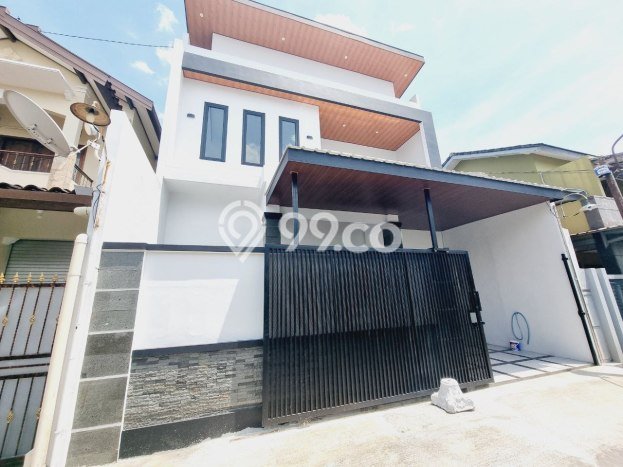 Dijual Cepat Rumah Favorit Siap Huni LB 400m2 di Colomadu, Karanganyar Dijual Cepat Rumah Favorit Siap Huni LB 400m2 di Colomadu, Karanganyar