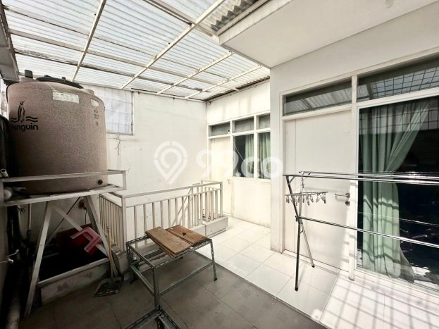 Rumah Eksklusif Siap Huni LT 108m2 di Kebon Jeruk, Jakarta Barat Rumah Eksklusif Siap Huni LT 108m2 di Kebon Jeruk, Jakarta Barat