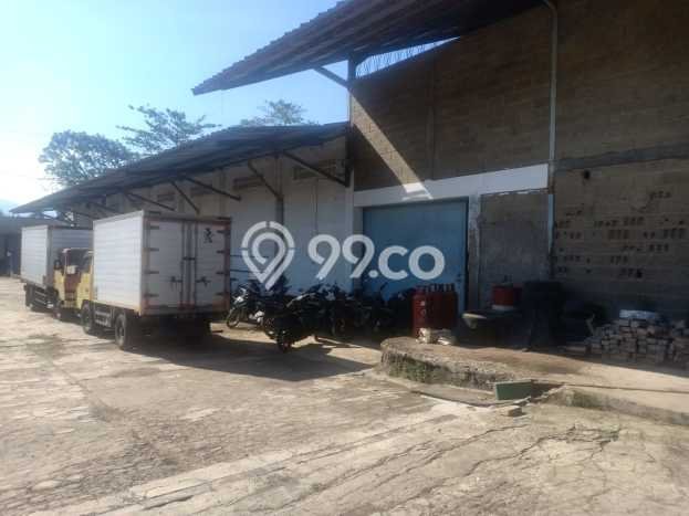 PRIME LOCATION! Pabrik Kawasan Sumedang Selatan, Luas 6952m², Kawasan Komersial, Lokasi Strategis PRIME LOCATION! Pabrik Kawasan Sumedang Selatan, Luas 6952m², Kawasan Komersial, Lokasi Strategis