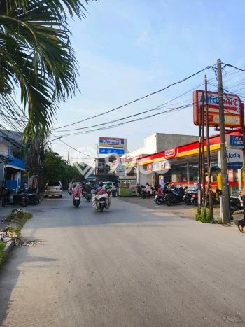 Hunian Mewah LB 200m2 Siap Huni Desain Elegan di Daan Mogot, Jakarta Barat Hunian Mewah LB 200m2 Siap Huni Desain Elegan di Daan Mogot, Jakarta Barat