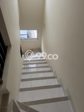 Disewakan! Rumah 3 Kamar Tidur &
2 Kamar Mandi di Gading Serpong, Tangerang Disewakan! Rumah 3 Kamar Tidur &
2 Kamar Mandi di Gading Serpong, Tangerang
