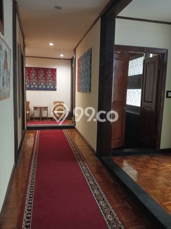 Hunian Modern dengan LT 1025m2 & LB 900m2 Dikontrakkan di Lebak Bulus Hunian Modern dengan LT 1025m2 & LB 900m2 Dikontrakkan di Lebak Bulus