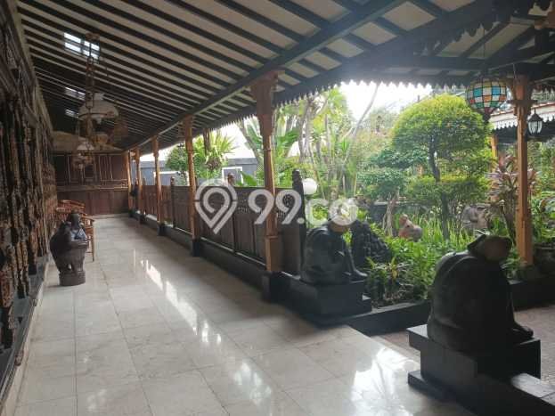 Hunian Modern dengan LT 1025m2 & LB 900m2 Dikontrakkan di Lebak Bulus Hunian Modern dengan LT 1025m2 & LB 900m2 Dikontrakkan di Lebak Bulus