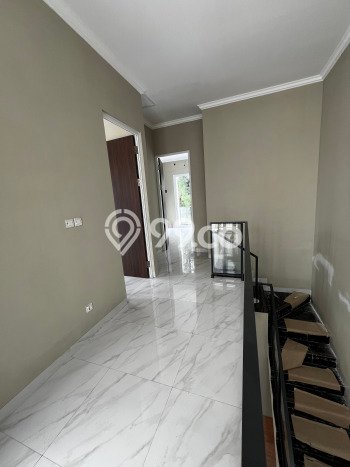 Hunian Eksklusif Siap Huni LT 143m2 di BSD, Tangerang Selatan Hunian Eksklusif Siap Huni LT 143m2 di BSD, Tangerang Selatan