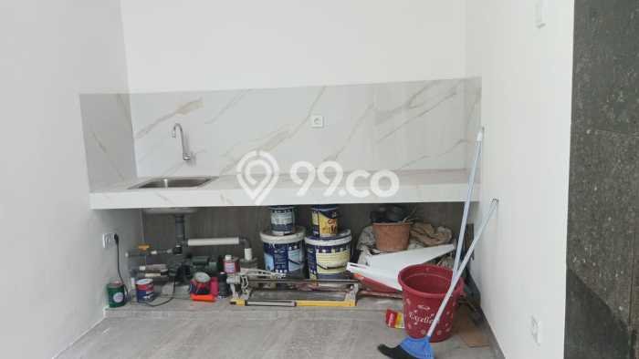 LOKASI POTENSIAL! Ruko For Rent di , Luas 400m2m², Siap Usaha LOKASI POTENSIAL! Ruko For Rent di , Luas 400m2m², Siap Usaha
