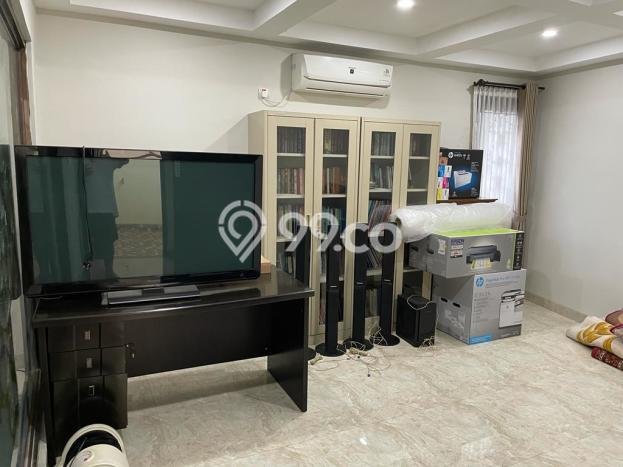 Dijual Rumah Luas Elegan Dengan View Cantik di Jatimelati, Bekasi Dijual Rumah Luas Elegan Dengan View Cantik di Jatimelati, Bekasi